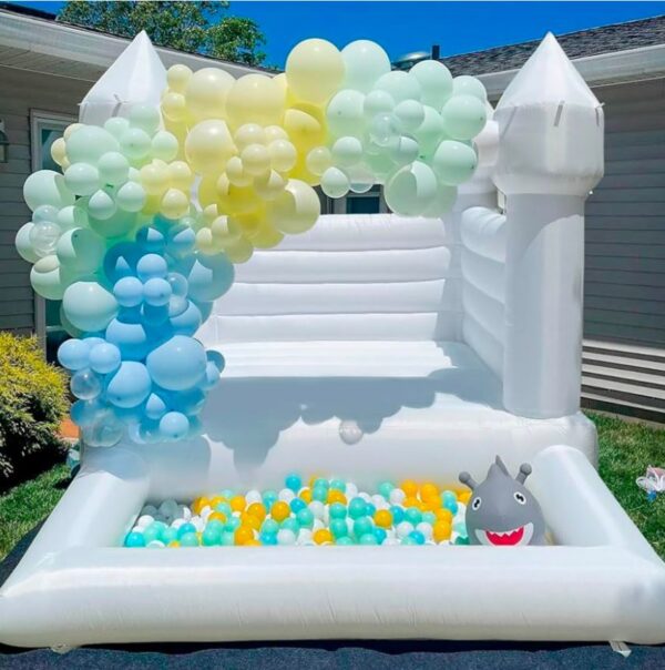 CASTLE BOUNCE HOUSE